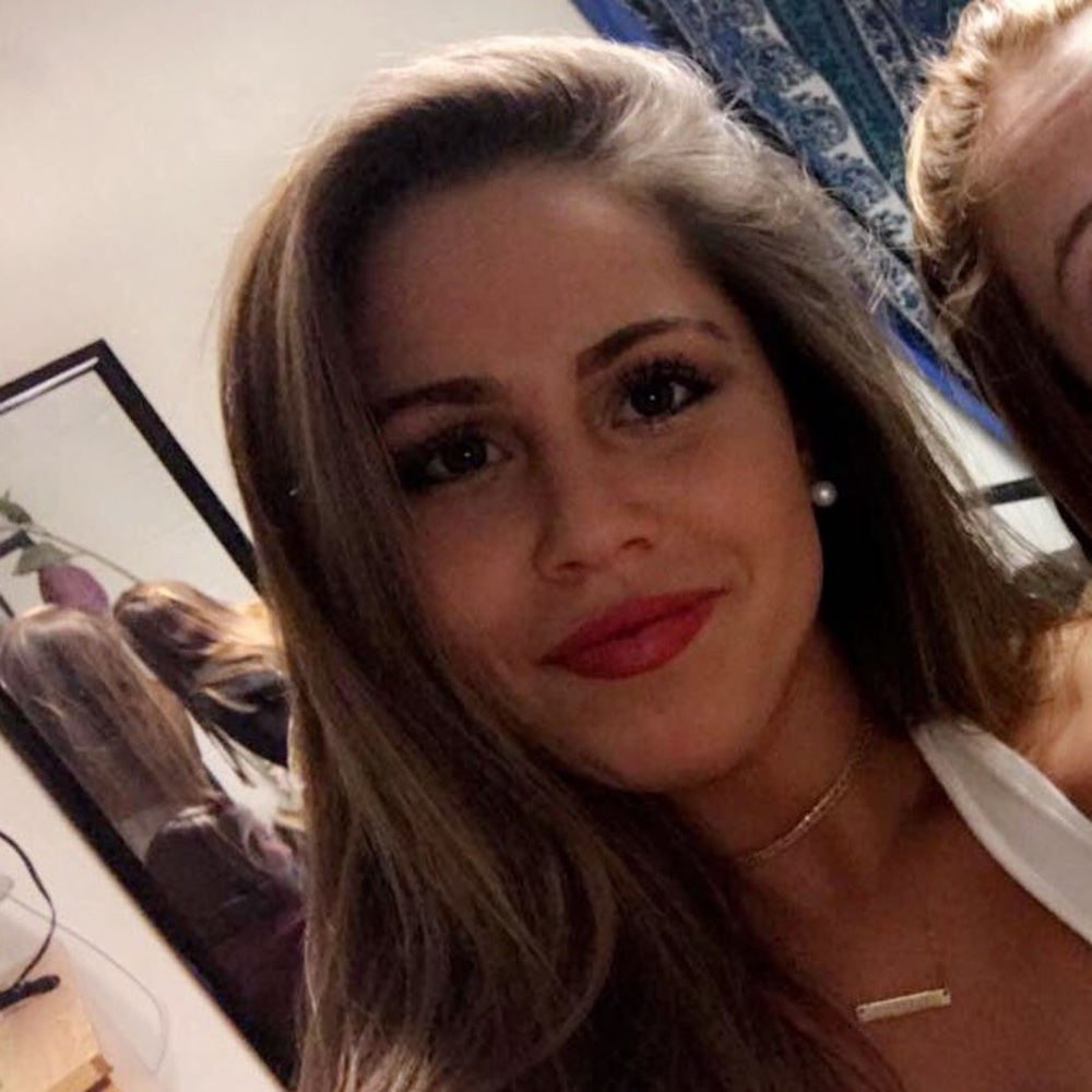 Meet your Posher, Mia