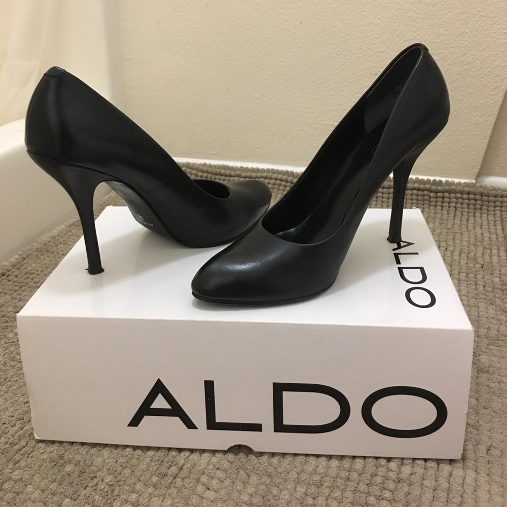Aldo high heel shoes. Black.
