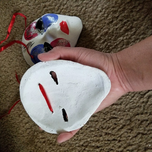 Ceramic faces - Picture 3 of 3