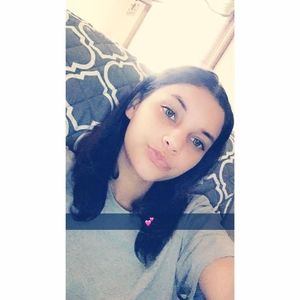 Meet your Posher, Vanessa