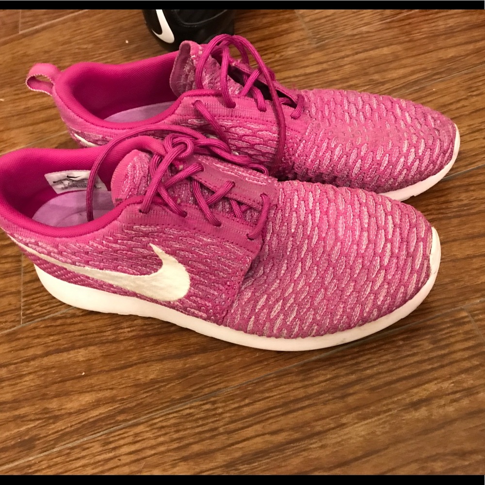 Flykit Roshe Nikes