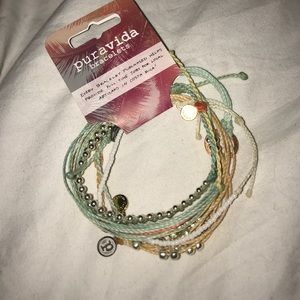 4 Pura Vida braclets
