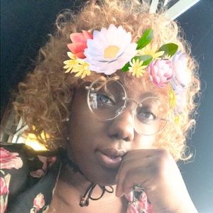 Meet your Posher, Shakira