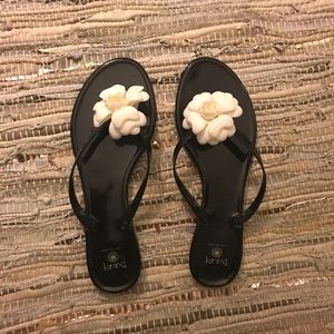 NWT Dizzy Flower Flats