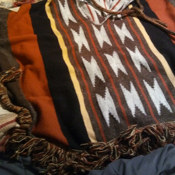AZTEC STYLE PONCHO WITH HOOD - Picture 2 of 2