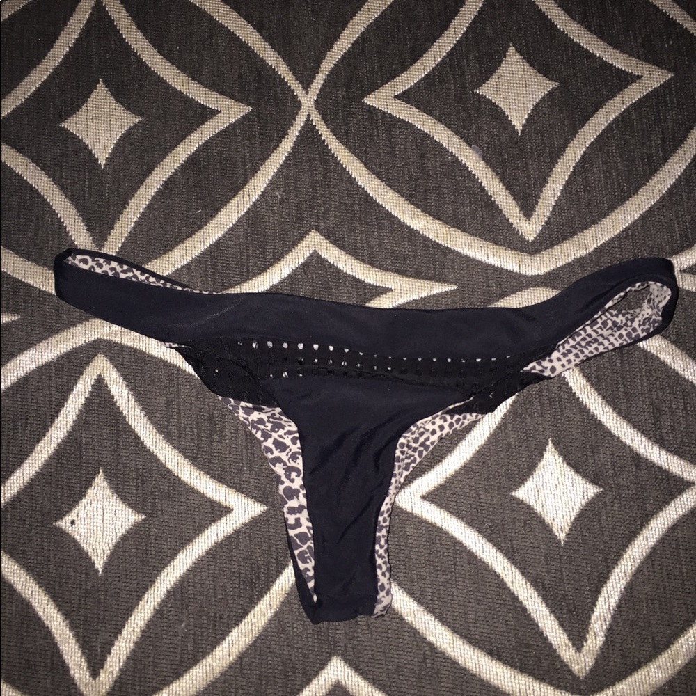 Acacia Pavils bottoms in storm mesh