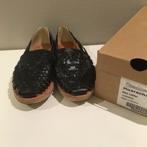 Tom's huarache sandals in black leather