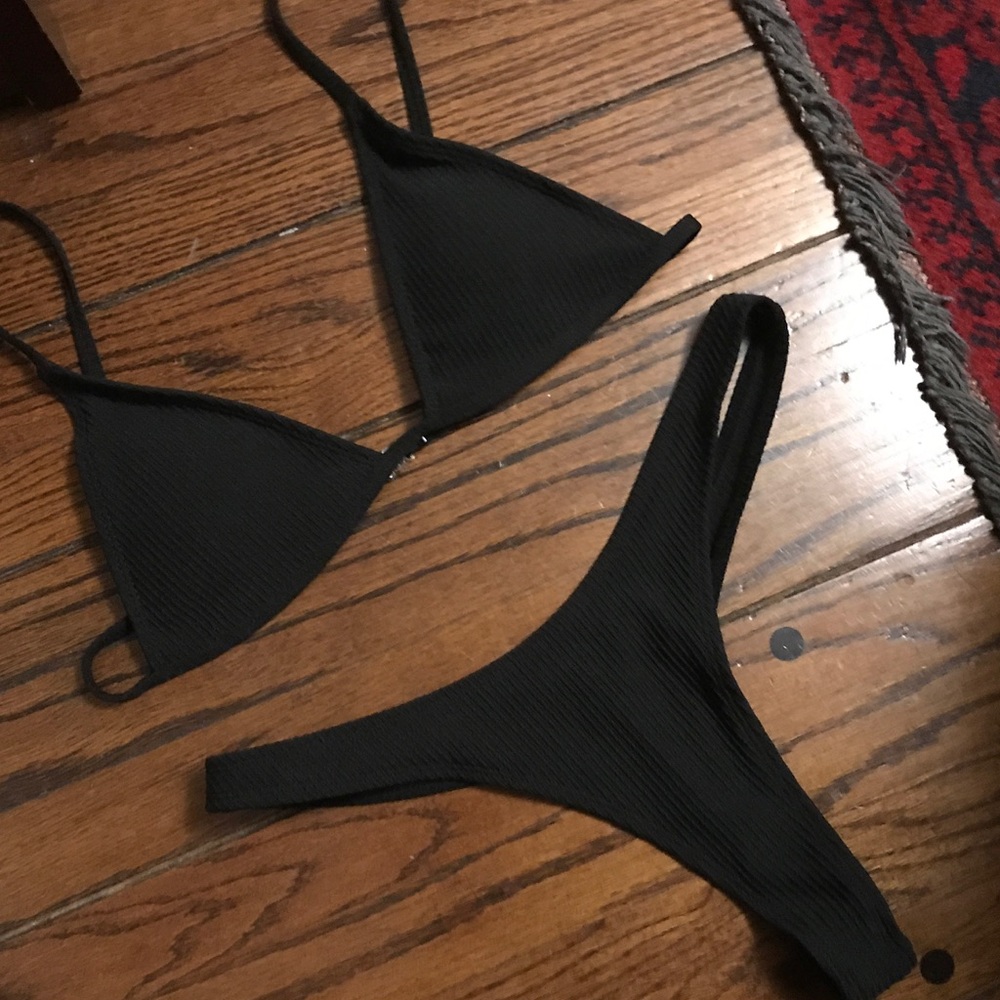 SOLD - Black ribbed bikini set