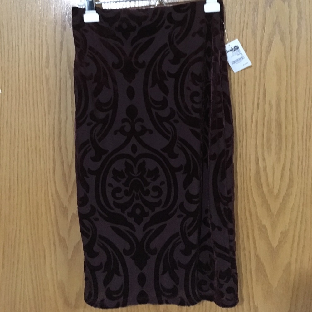 Burgundy Velvet Detail Pencil Skirt