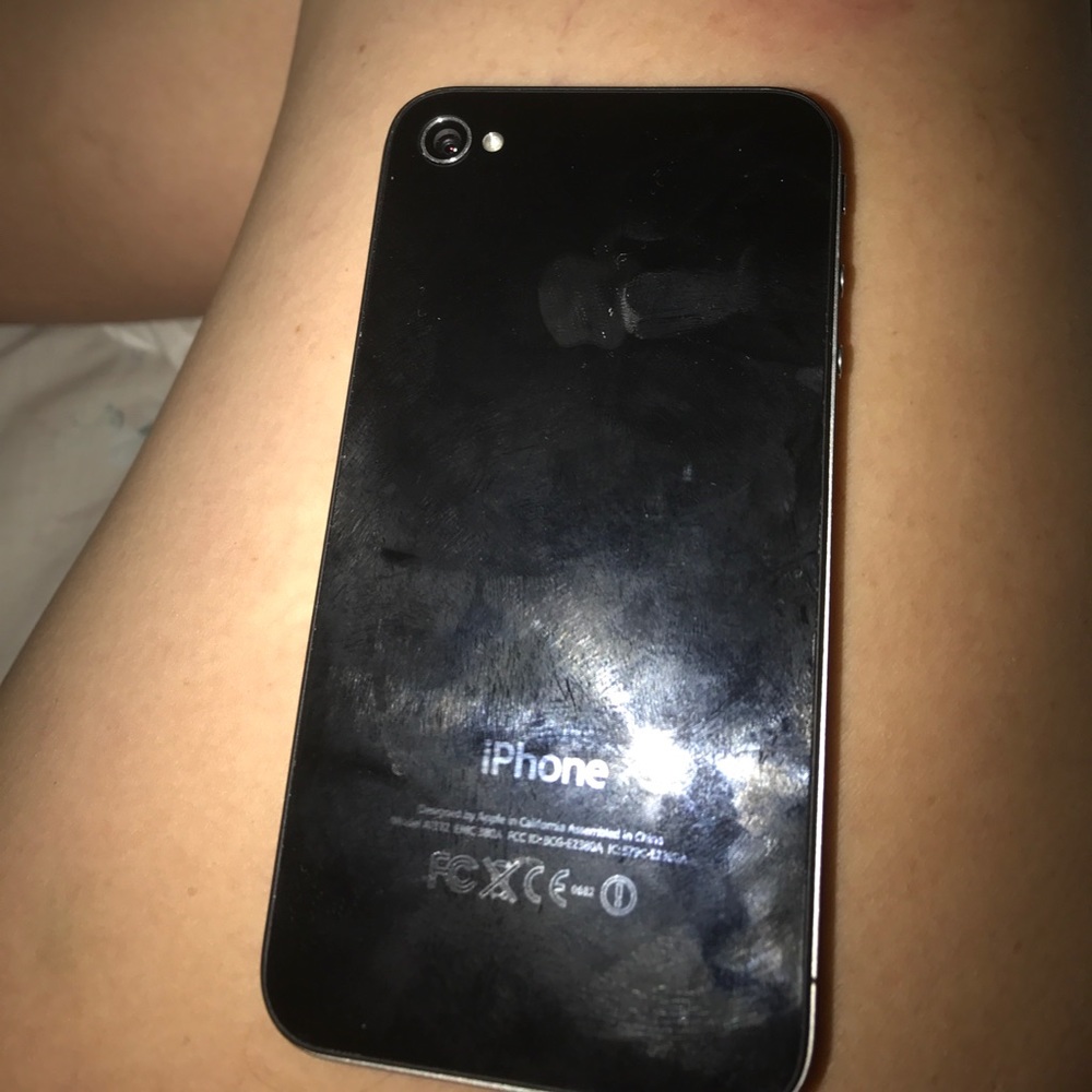 iPhone 4 - Picture 3 of 3