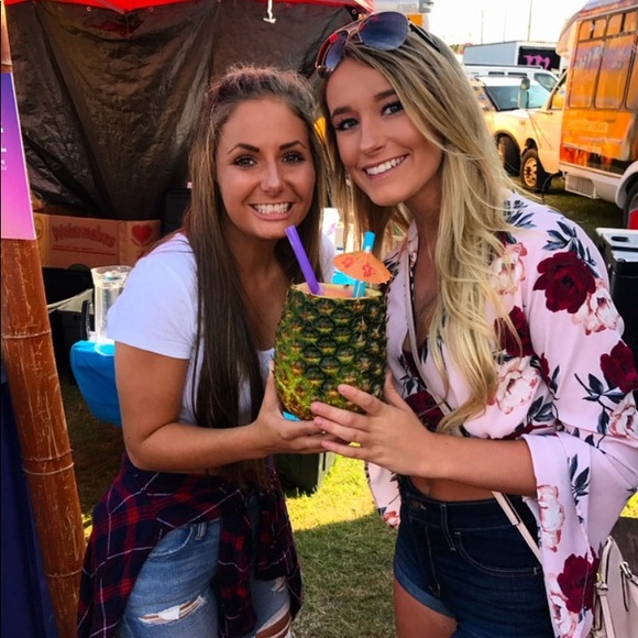 Meet your Posher, Joslyn - Picture 2 of 2