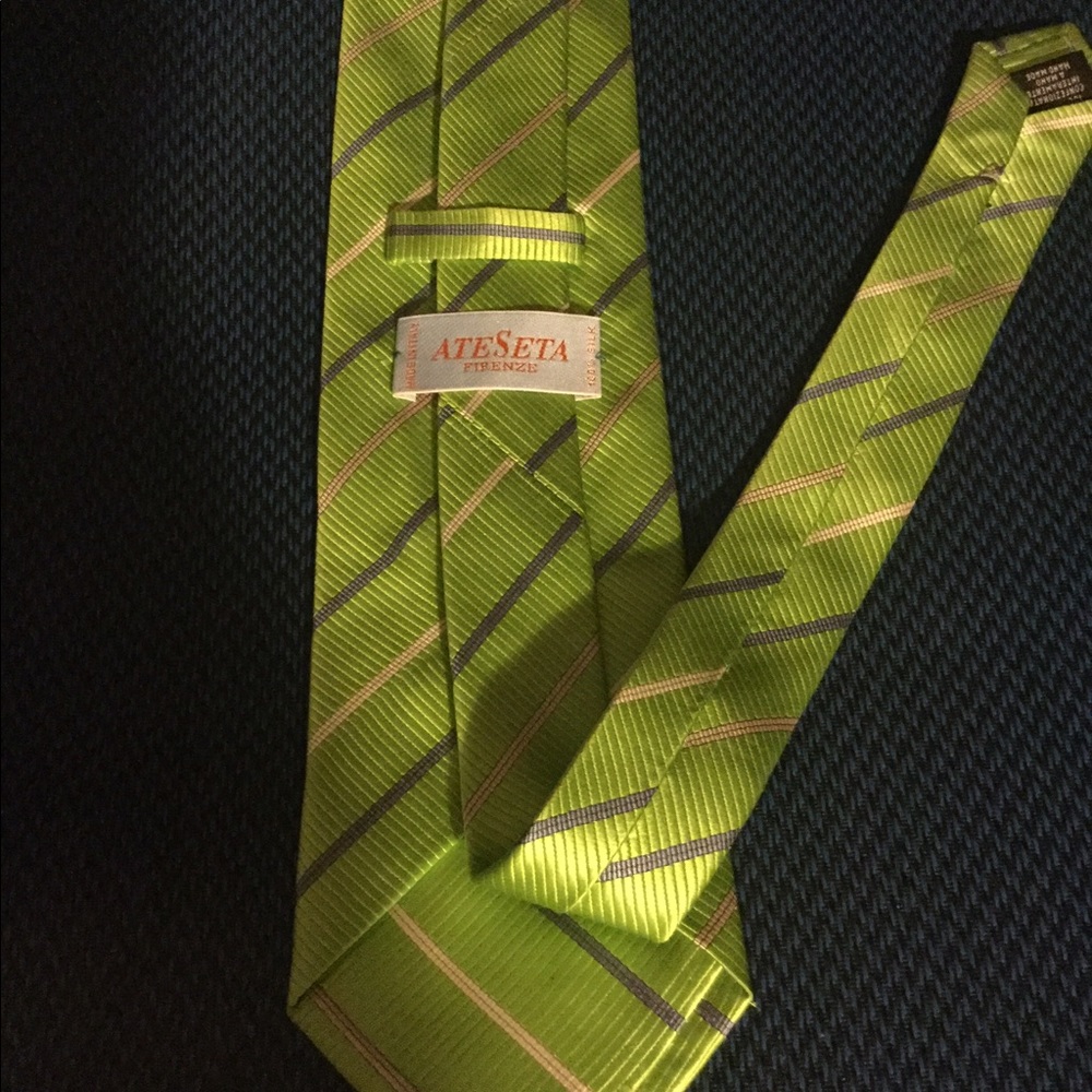ATESETA FIRENZE MEN'S TIE.  100% SILK.