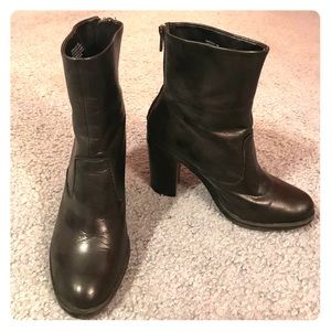 STEVE MADDEN BOOTIES