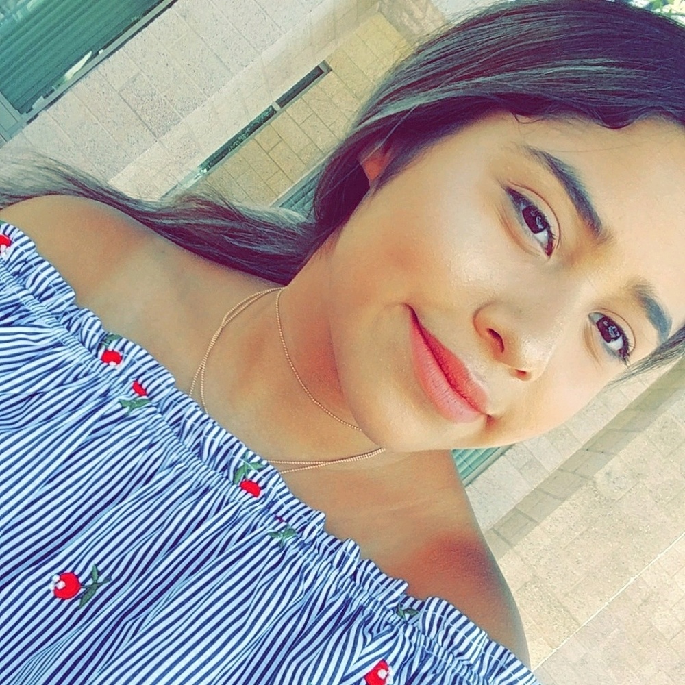 Meet your Posher, Elaine