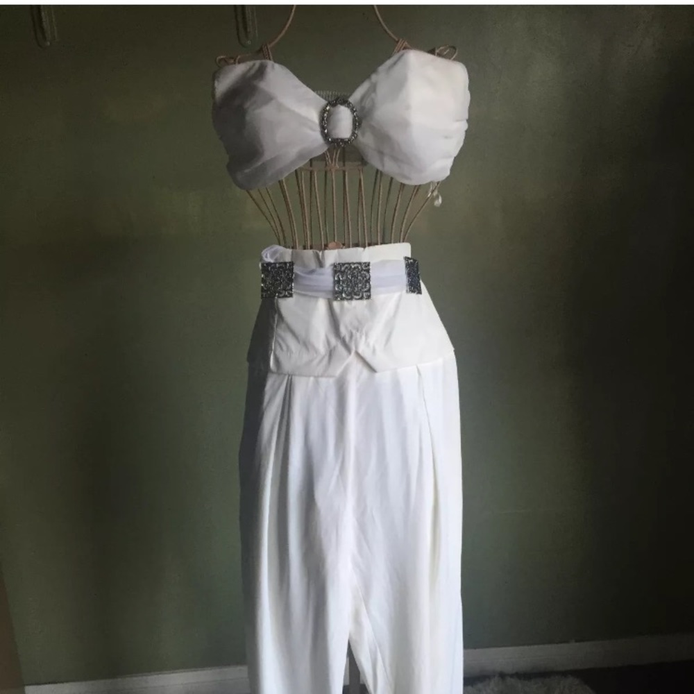 Unique 1980’s Vintage white top and pants set