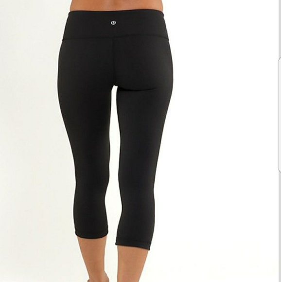 lululemon athletica Pants - [Lulu] Wunder Under Black Crop Leggings Size 6