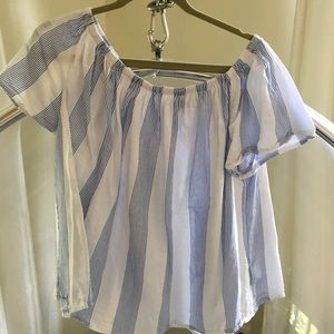 GAP pen strip off the shoulder top