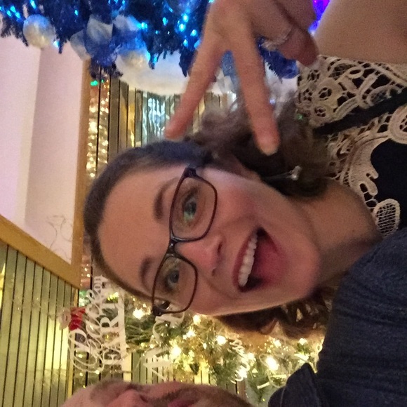 Meet your Posher, Christen - Picture 1 of 1