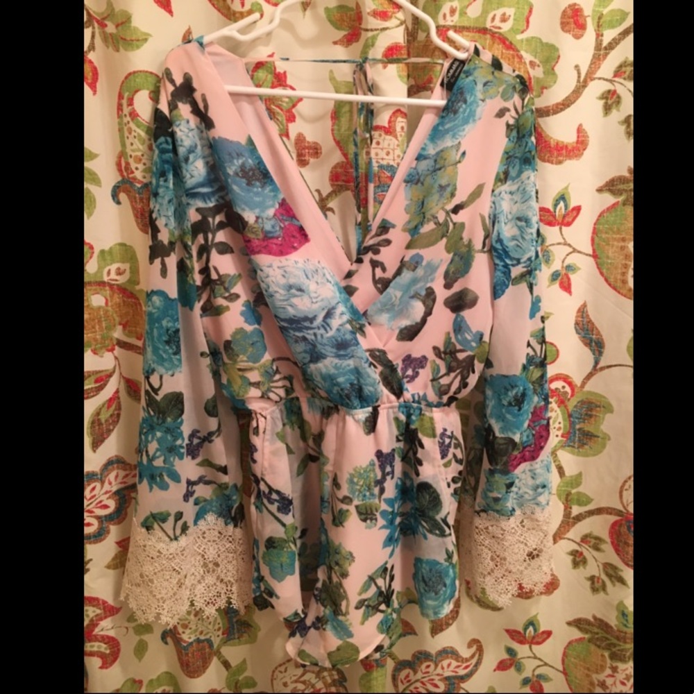 Super cute long sleeve romper