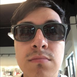 Meet your Posher, Juan