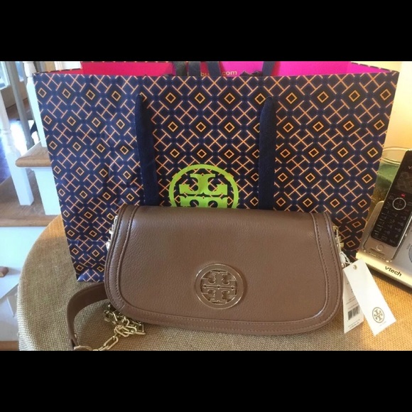 Tory Burch Crossbody 💕 - Picture 2 of 2