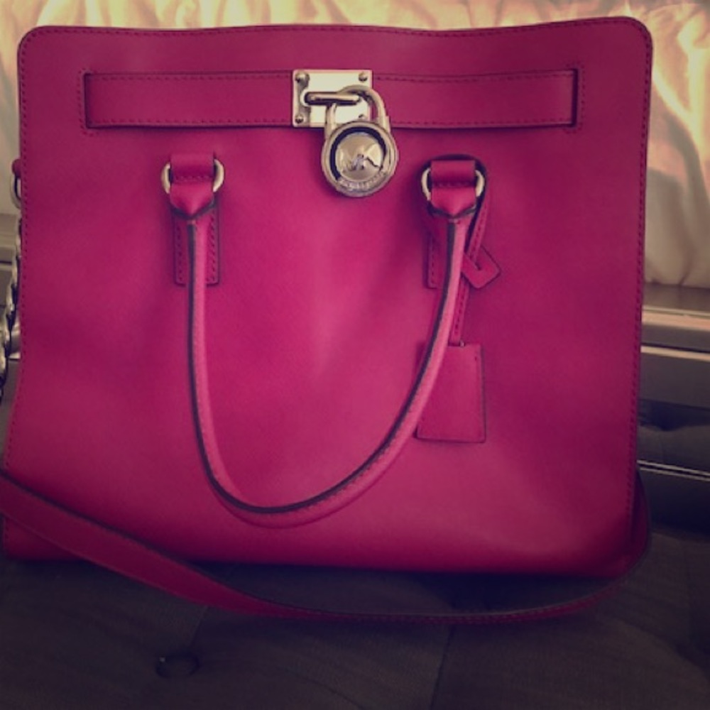 Michael Kors Raspberry Large Hamilton 💕 - Picture 2 of 5