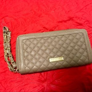 Steve Madden quilted wallet