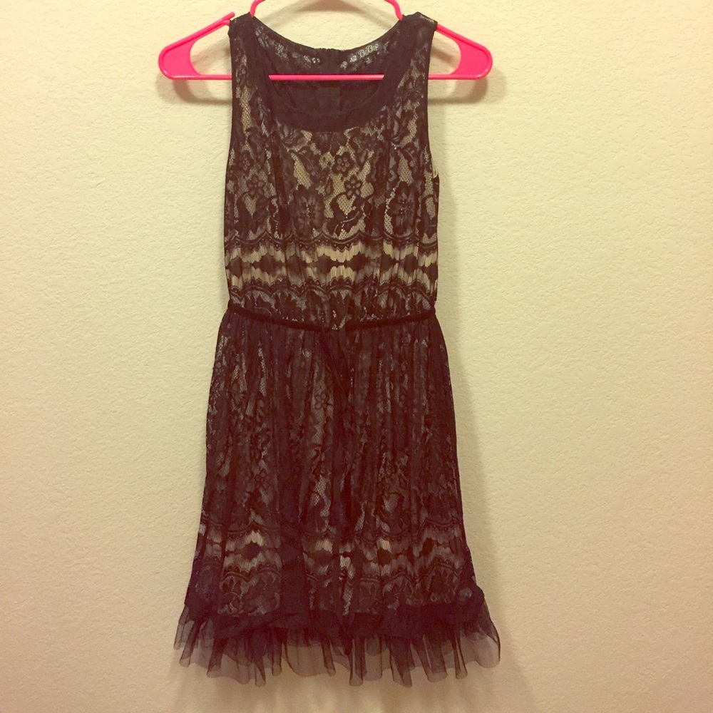 Lace Sleeveless Prom Dress