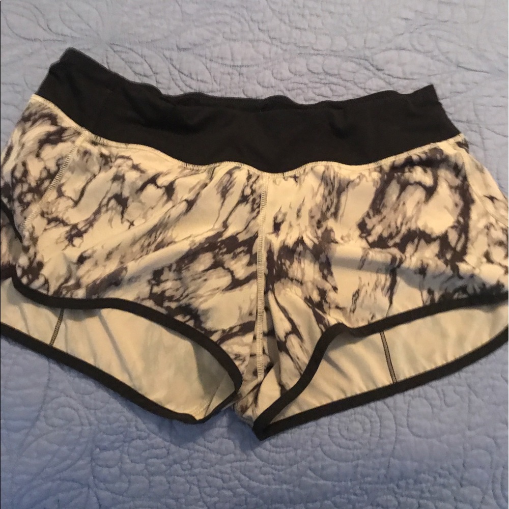 Lululemon Marble Shorts Size 10, VUG