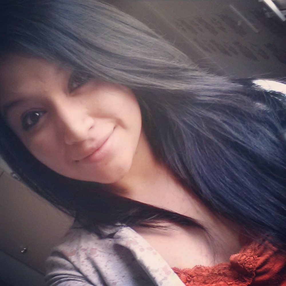 Meet your Posher, Cinthia