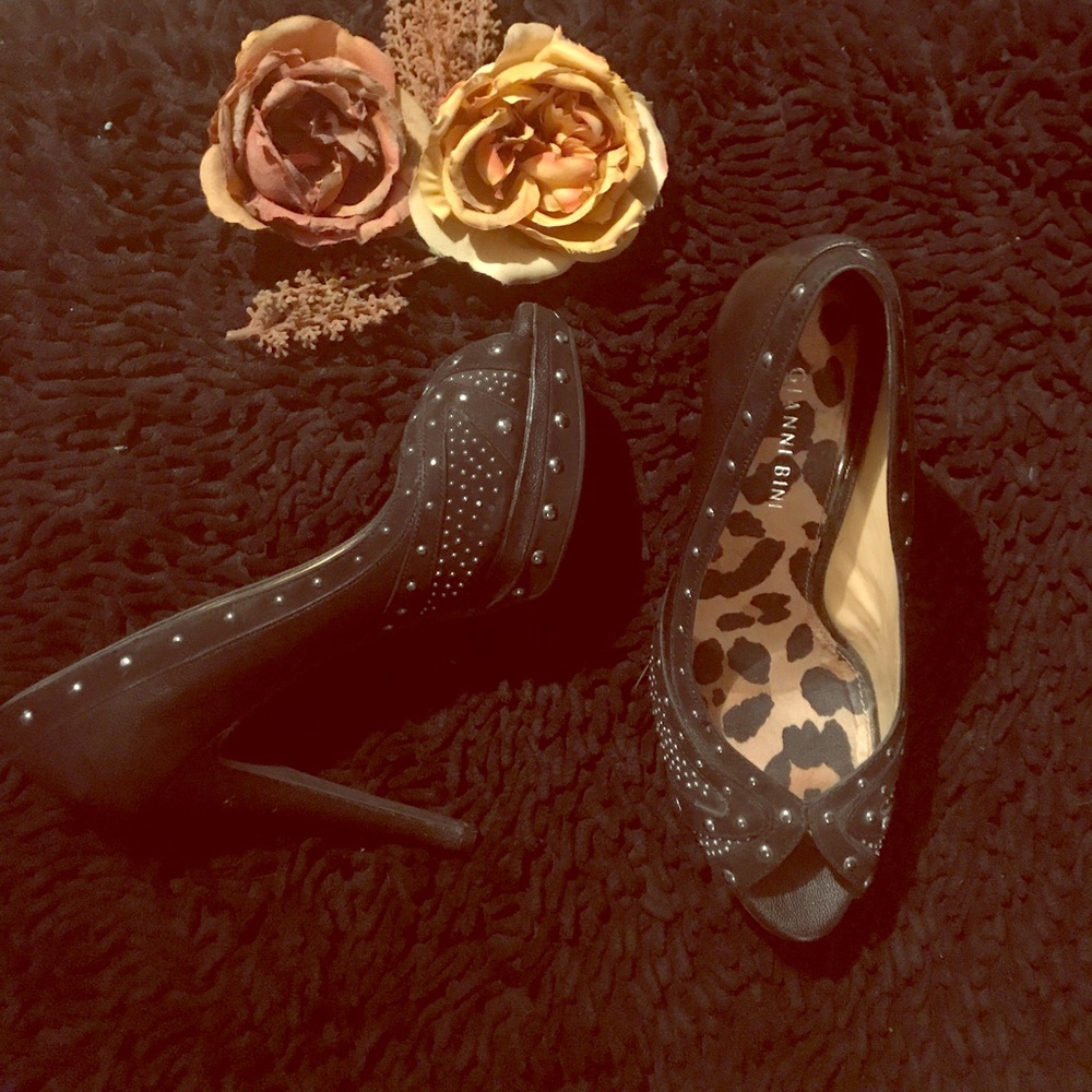 Gianni Bini studded heels