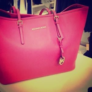 Michael Kors Large Hot Pink Tote 💕💕