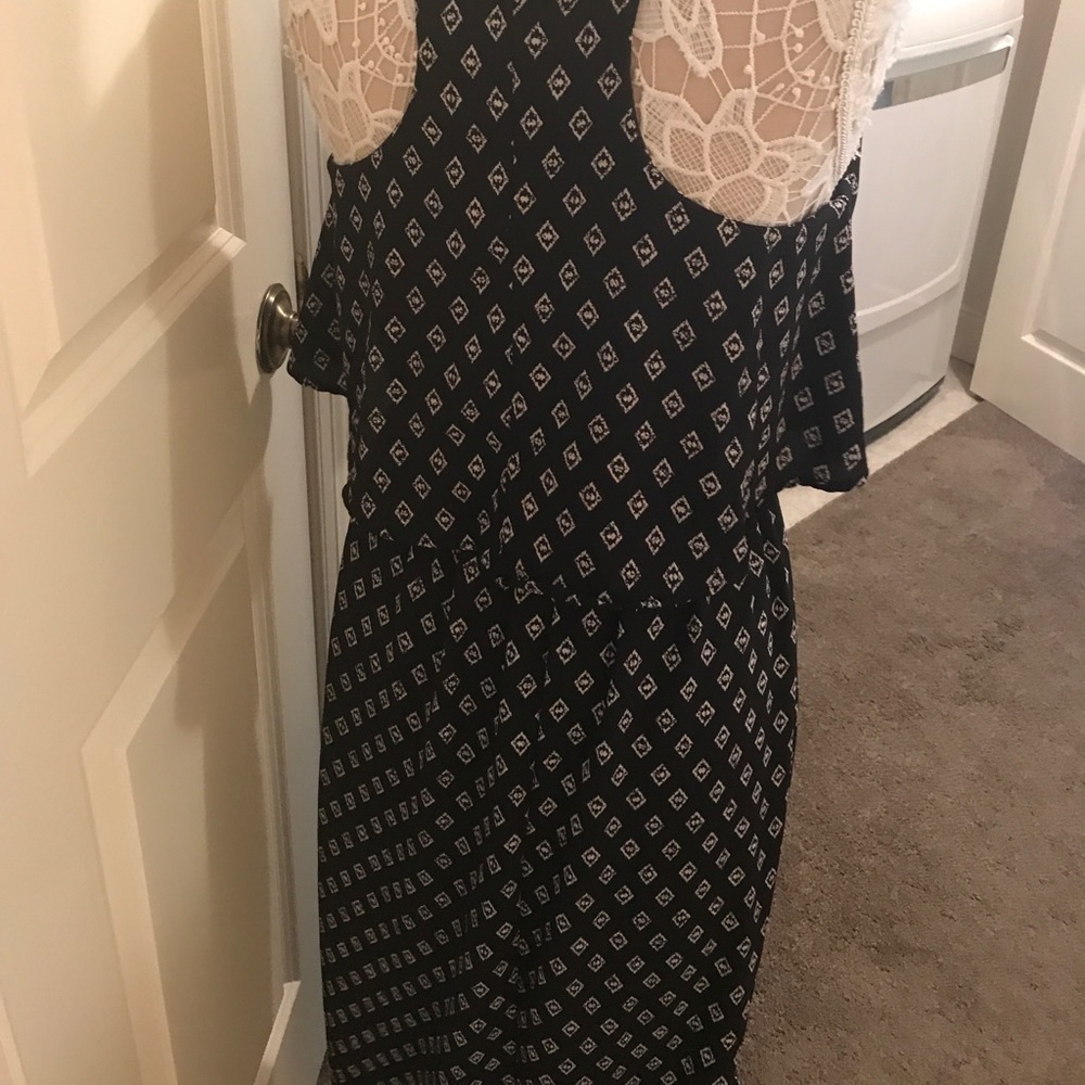 Maxi - Picture 2 of 5