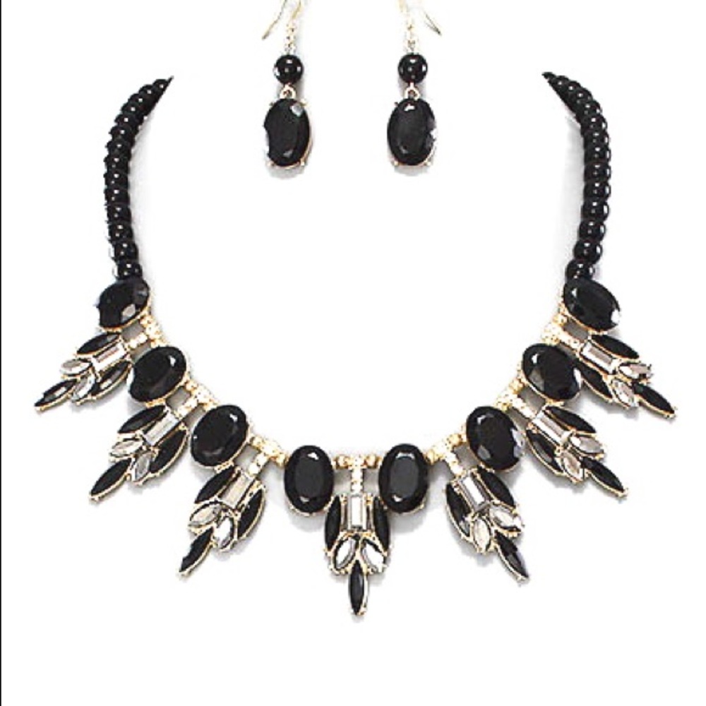 ✅BLACK AND GOLD SPIKE NECKLACE