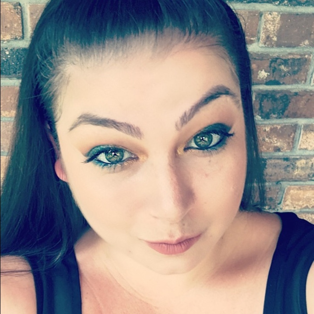 Meet your Posher, Victoria