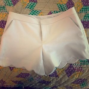 Club Monaco- white dressy shorts,-sz6