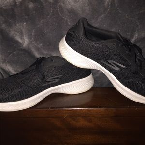 Sketchers go walk shoes