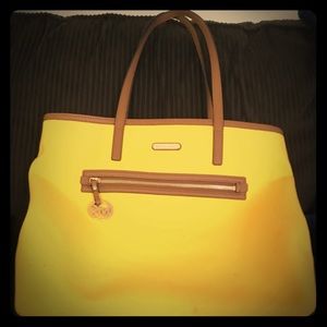 PRICE DROP!!!! MICHAEL KORS TOTE