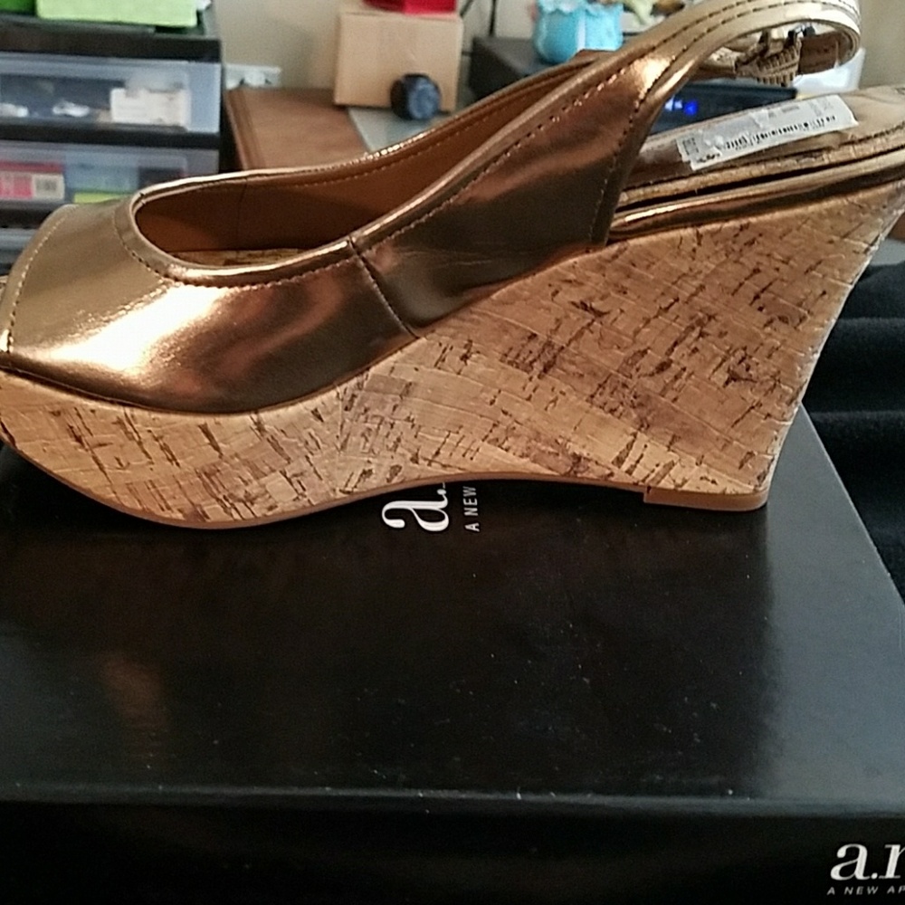 Shoes - Picture 2 of 2