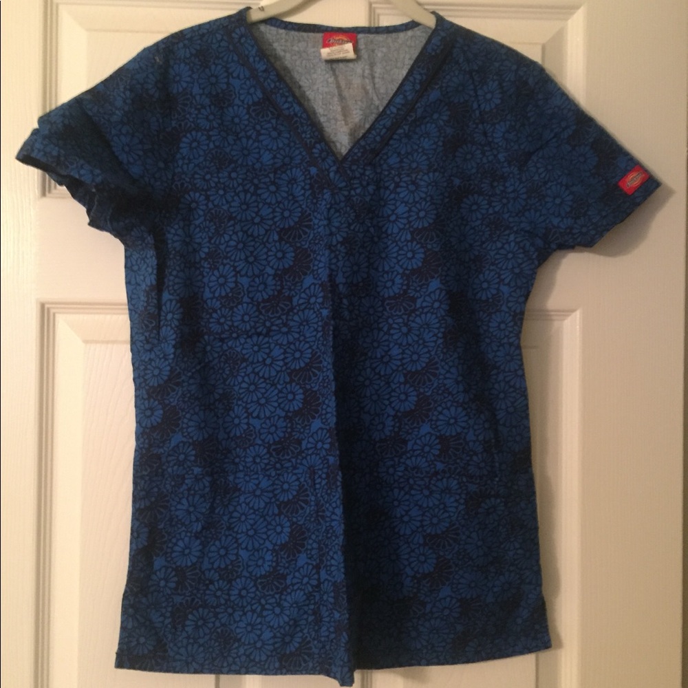 Dickie Scrub Top- Flower pattern - like new