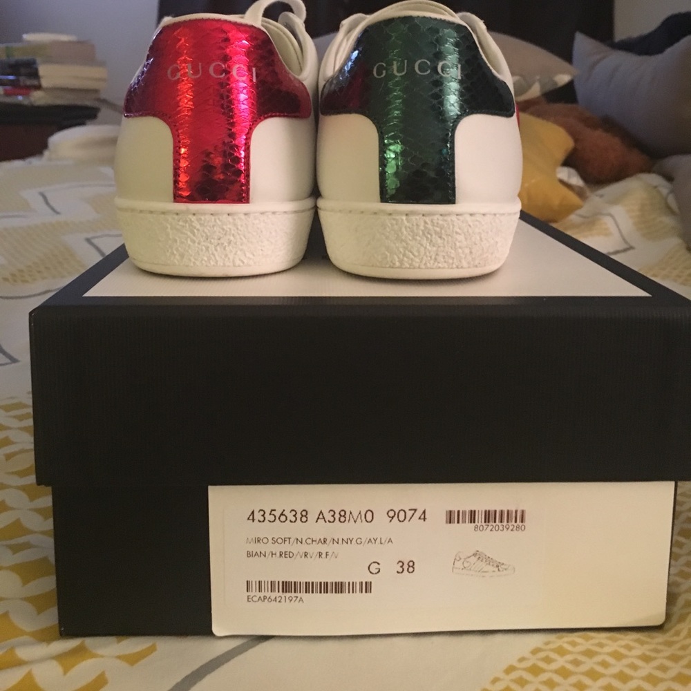 Authentic Gucci sneakers. Comes with receipt