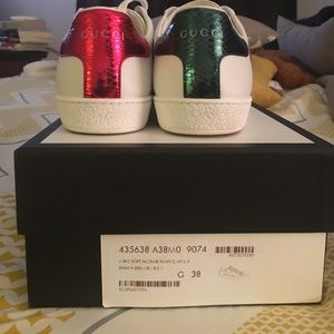 Authentic Gucci sneakers. Comes with receipt