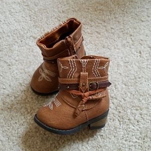 Baby girl cowgirl boots size 2