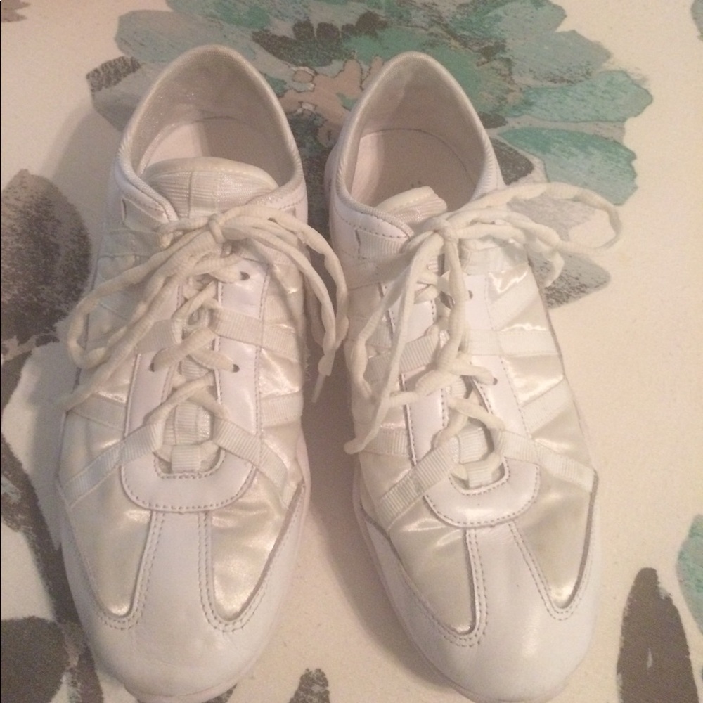Nfinity Evolution cheer shoes