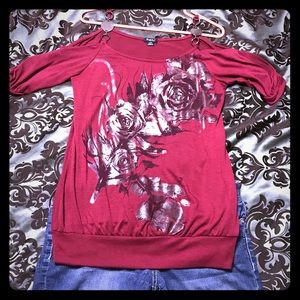 Red/maroon flower top