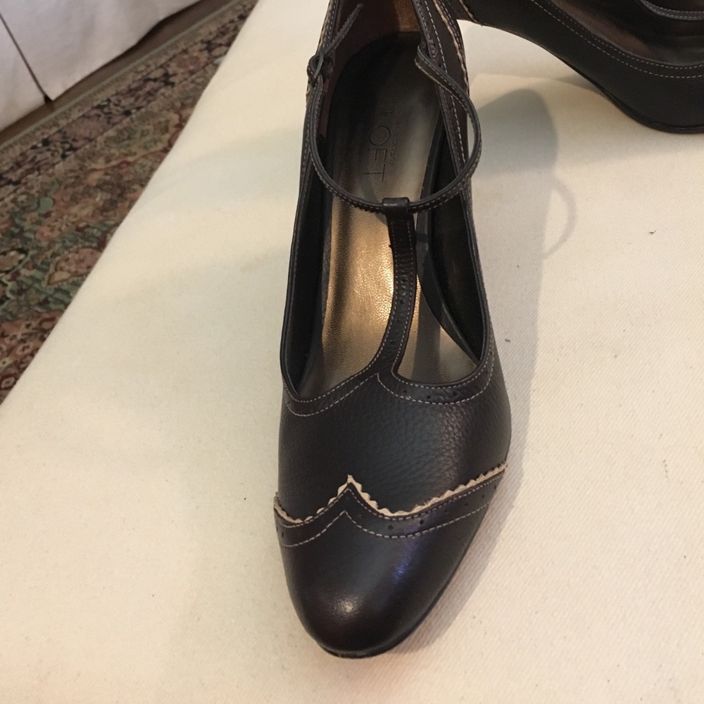 Ann Taylor Loft brown heels - Picture 2 of 3