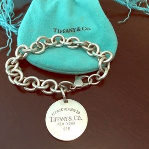 Tiffany & Co Round Tag Charm bracelet