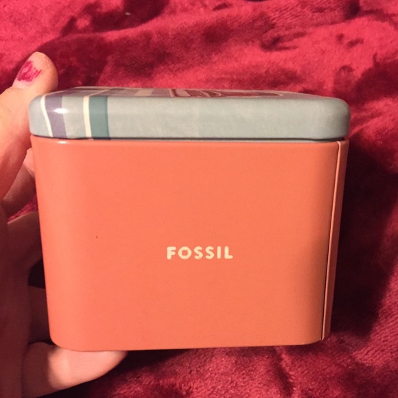 ROSE GOLD FOSSIL WATCH - Picture 4 of 4