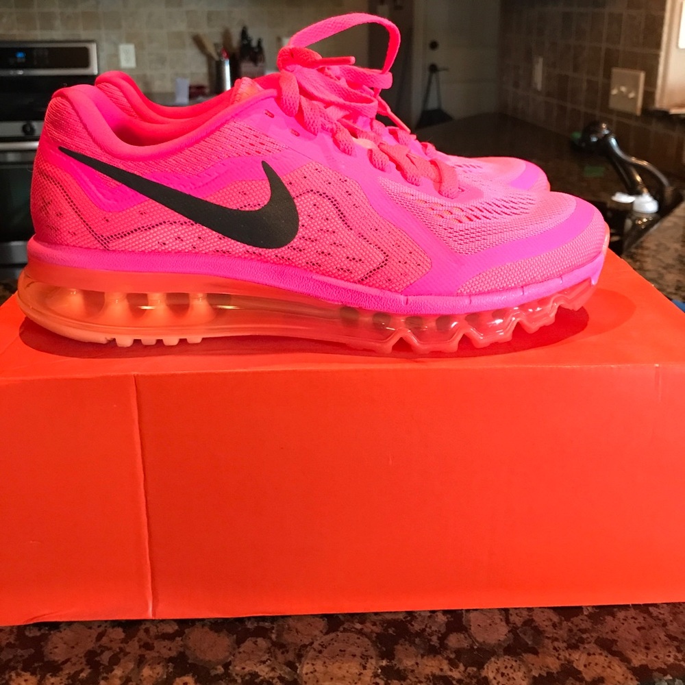 Women's Nike Air Max Bright Pink size 9 1/2