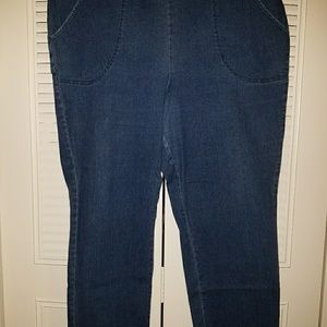 Plus pull on jeans